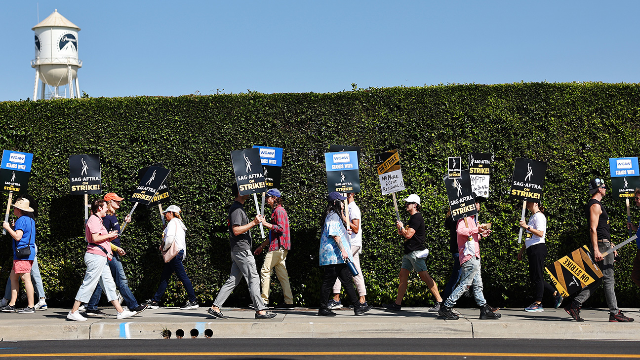 SAG-AFTRA members picket in L.A.